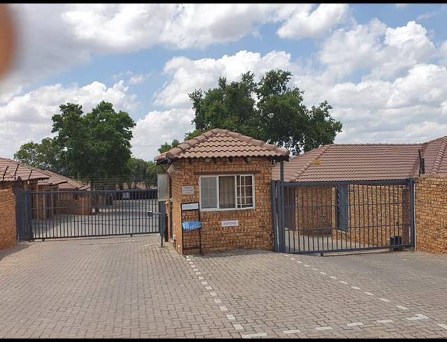 2 BEDROOM TOWNHOUSE FOR SALE IN AMANDASIG